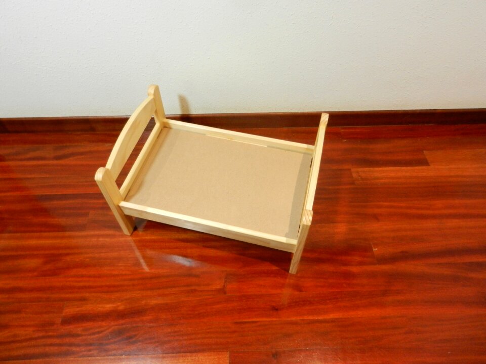 Bed dolls toy wood