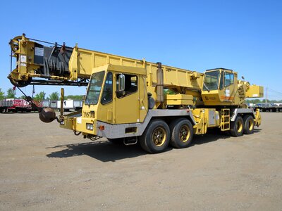 Boom truck construction