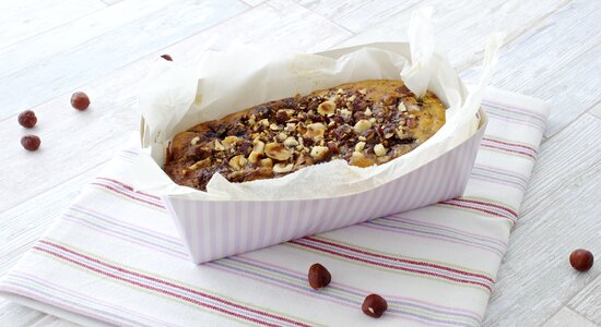 Cake the piece of cake nuts