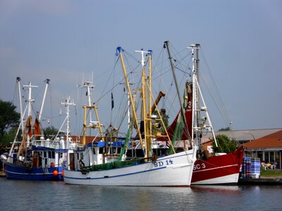 Boat landungsbrücken fishing boat photo