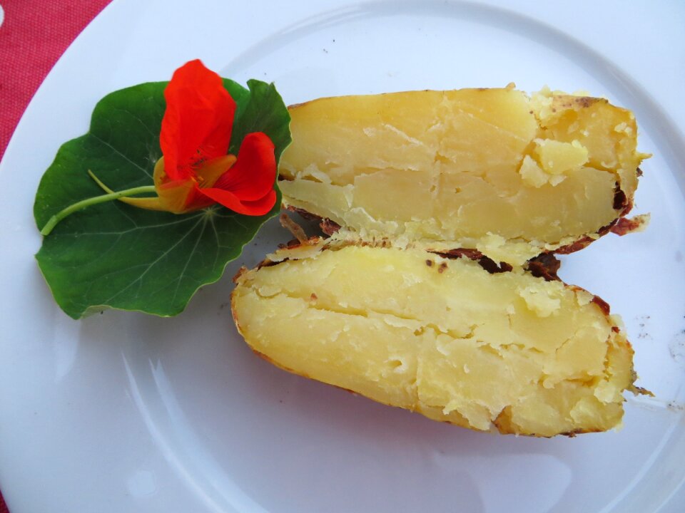 Barbecue nasturtium baked potato
