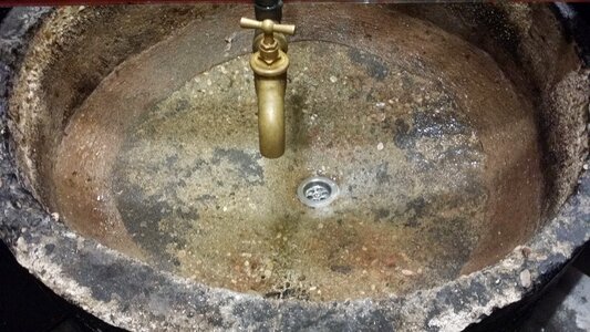 Washbowl washstand rust
