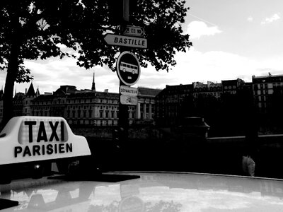 Direction public transport black and white
