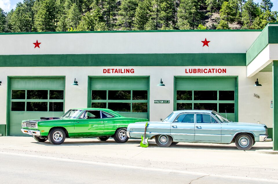 Muscle cars retro gas