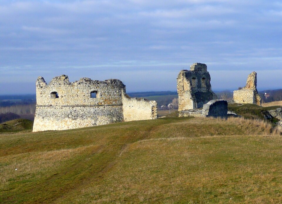 Age of fortress monument
