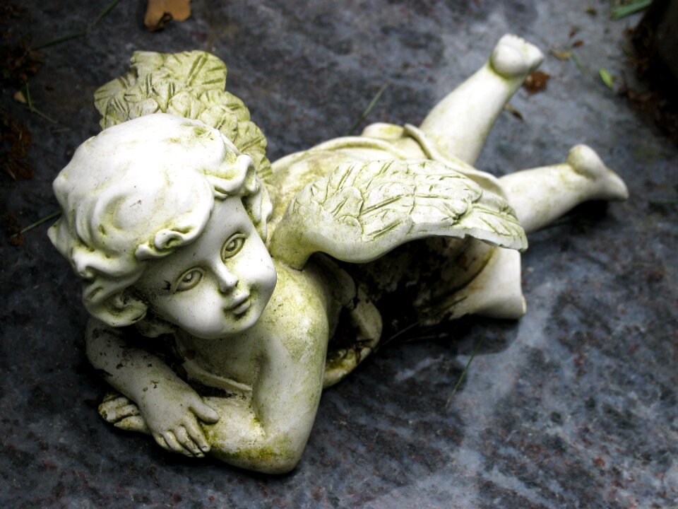 Statue figure angel figure