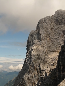 Ridge rock wall