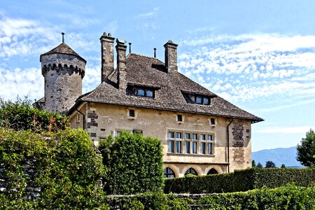 Manor house building