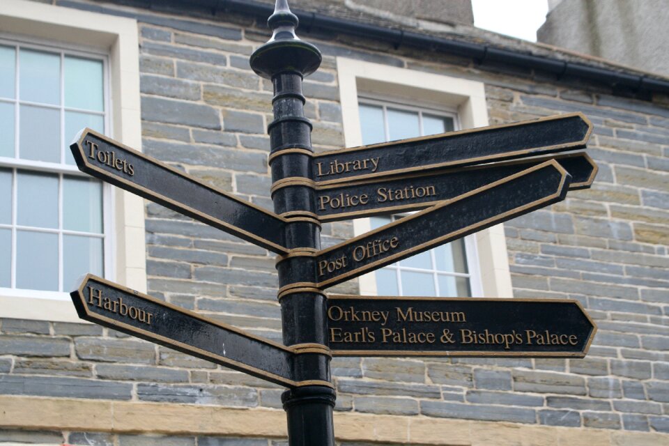 Kirkwall hinweisschilder orkney islands