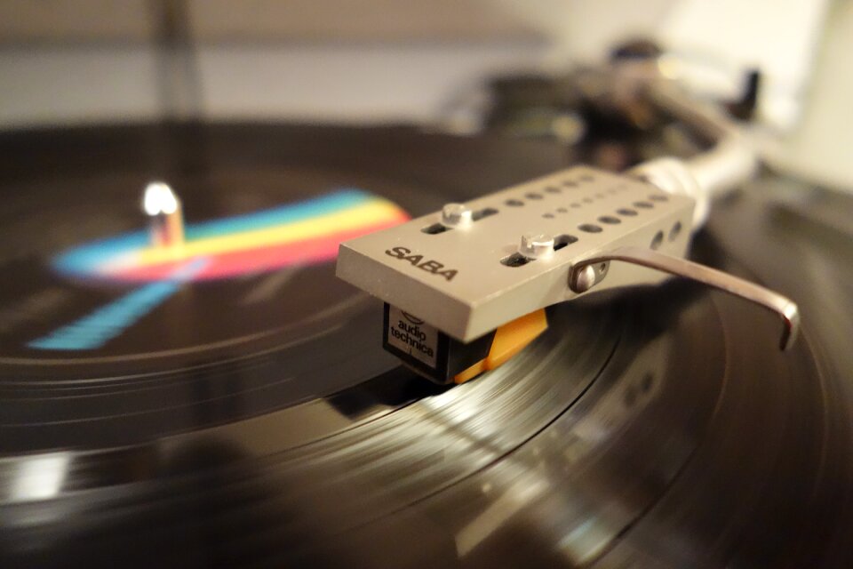 Hifi turntable dance bar