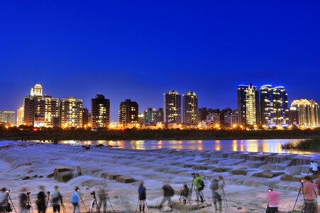 Night view taiwan 攝 shadow people