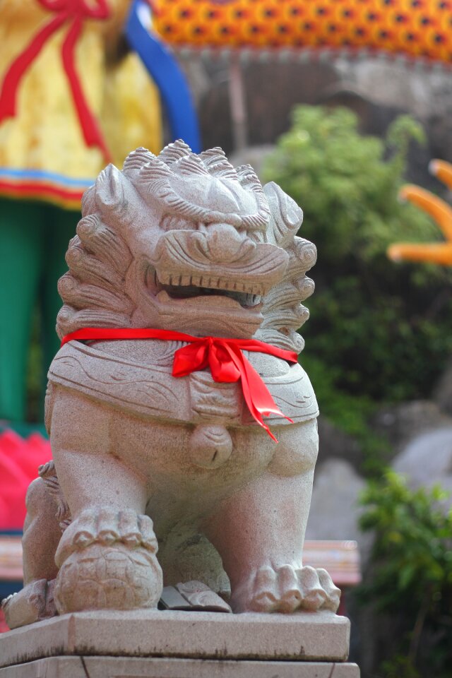 Asian guardian sculpture