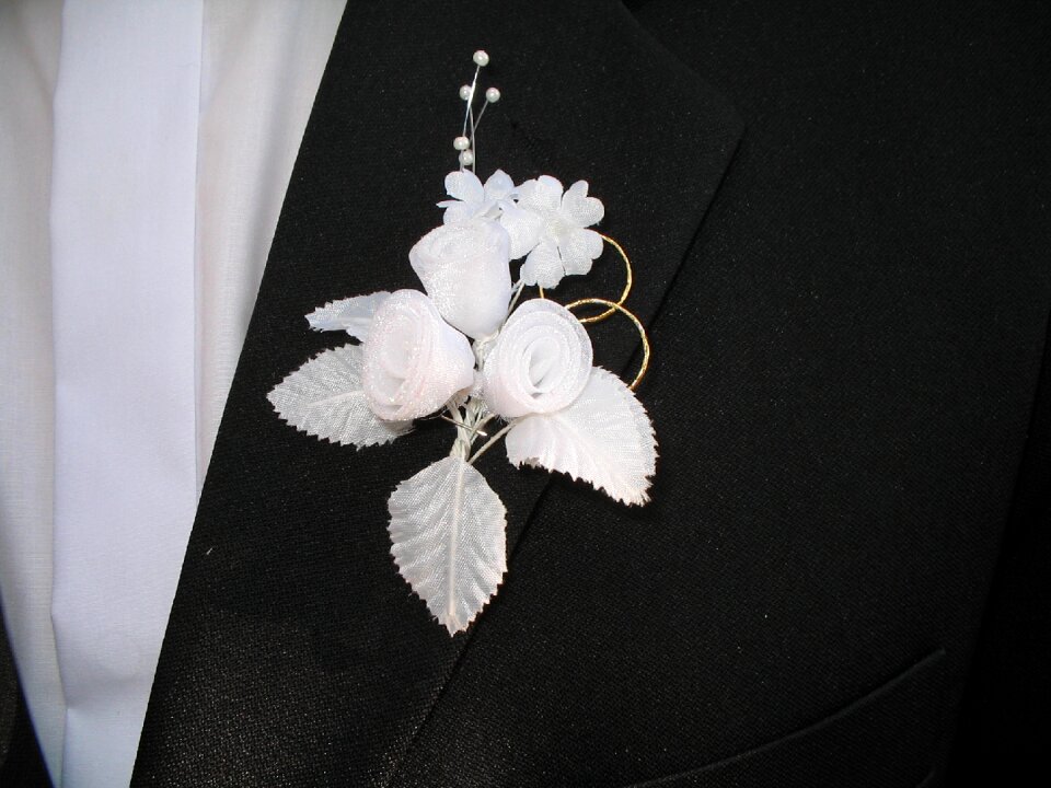 Flower groom black