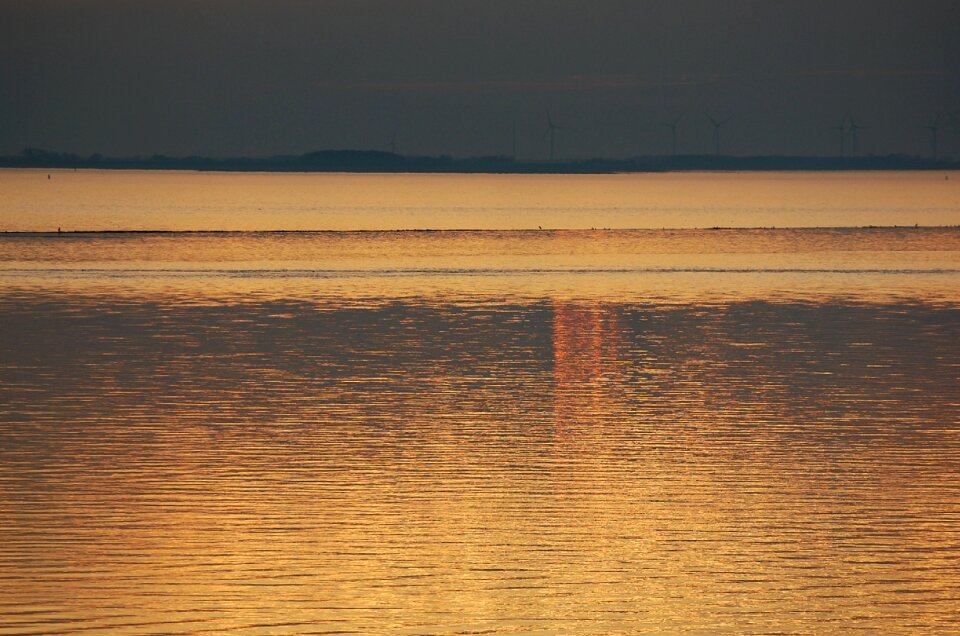 Light lines shining