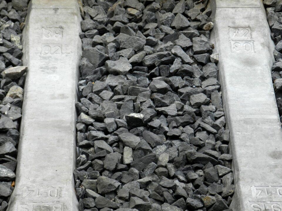 Train concrete track