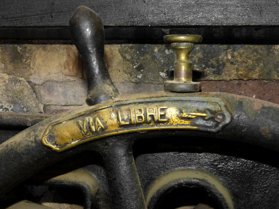 Railway rudder train