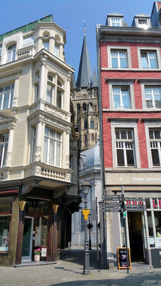 Charlemagne streets