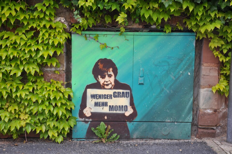 Street art urban sprayer