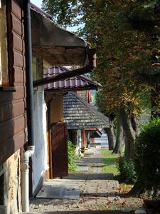 Village monuments superstructure