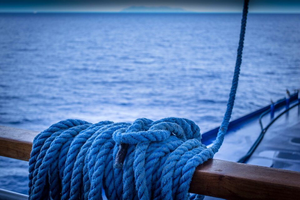Hawser travel sea