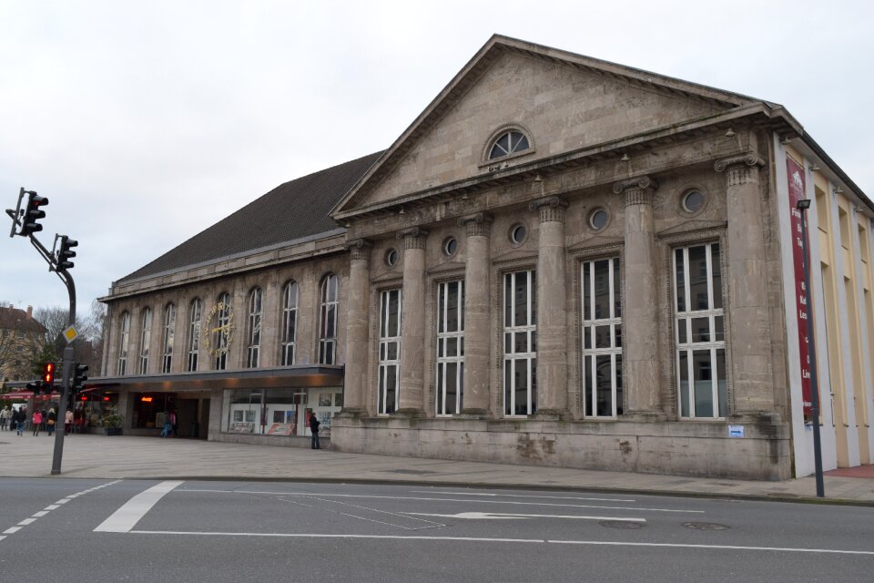 Barmen railway building