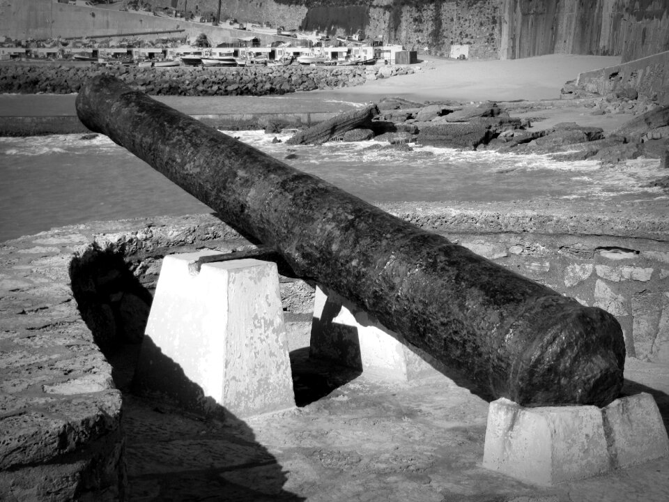 Monument gun coast