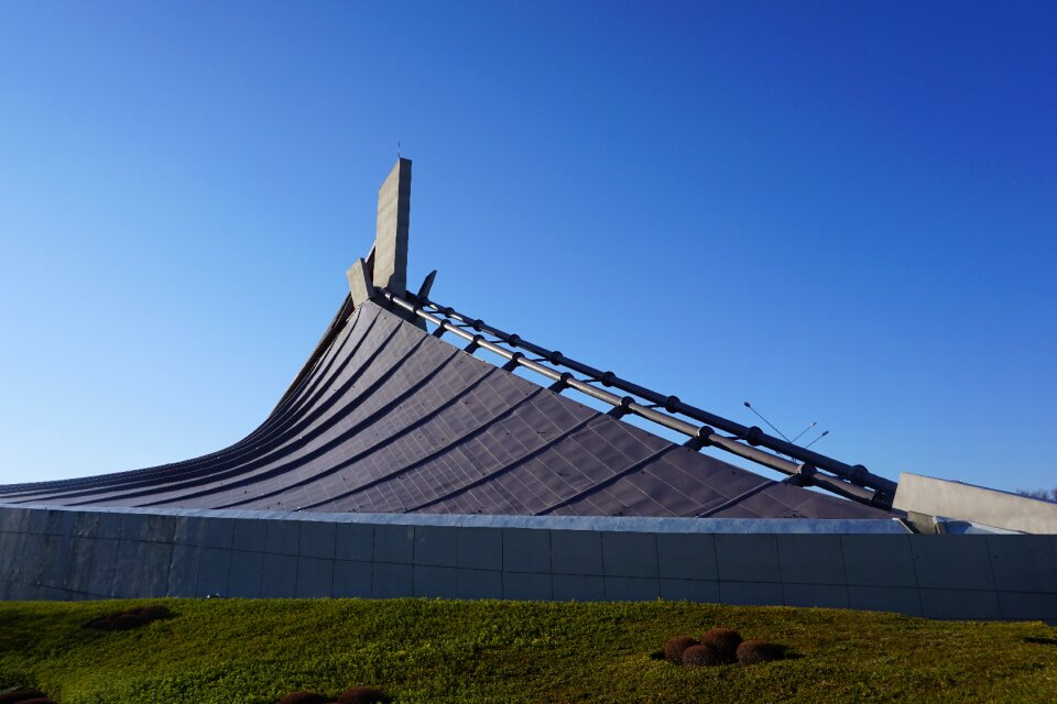 Geometry metal building