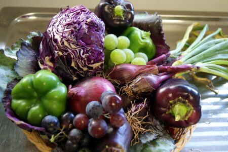 Capsicum grapes spring onion