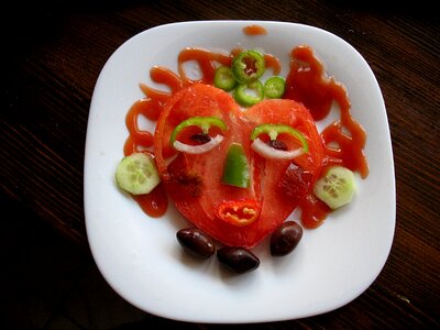Breakfast face tomato