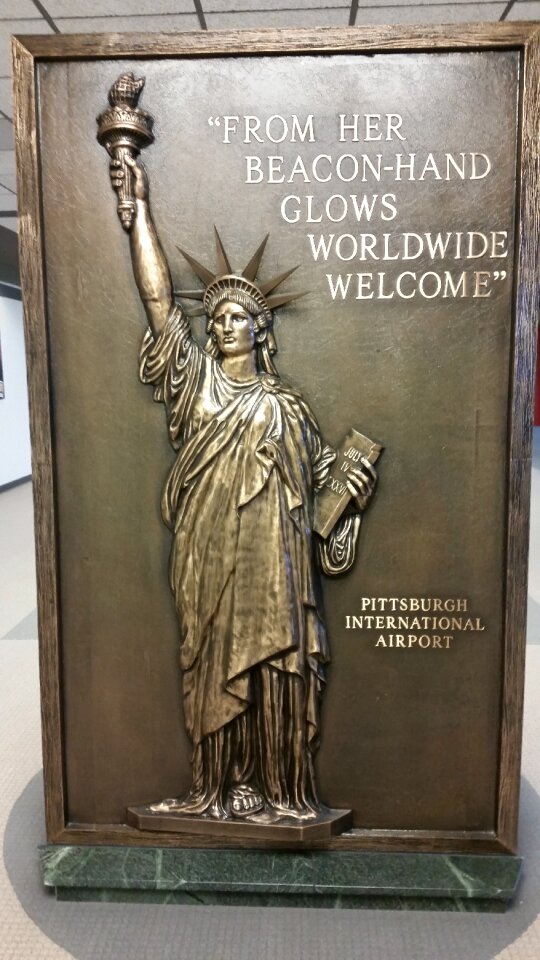 Usa welcome board statue of liberty