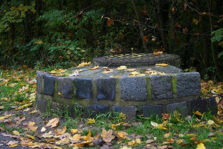 Fountain autumn shaft photo