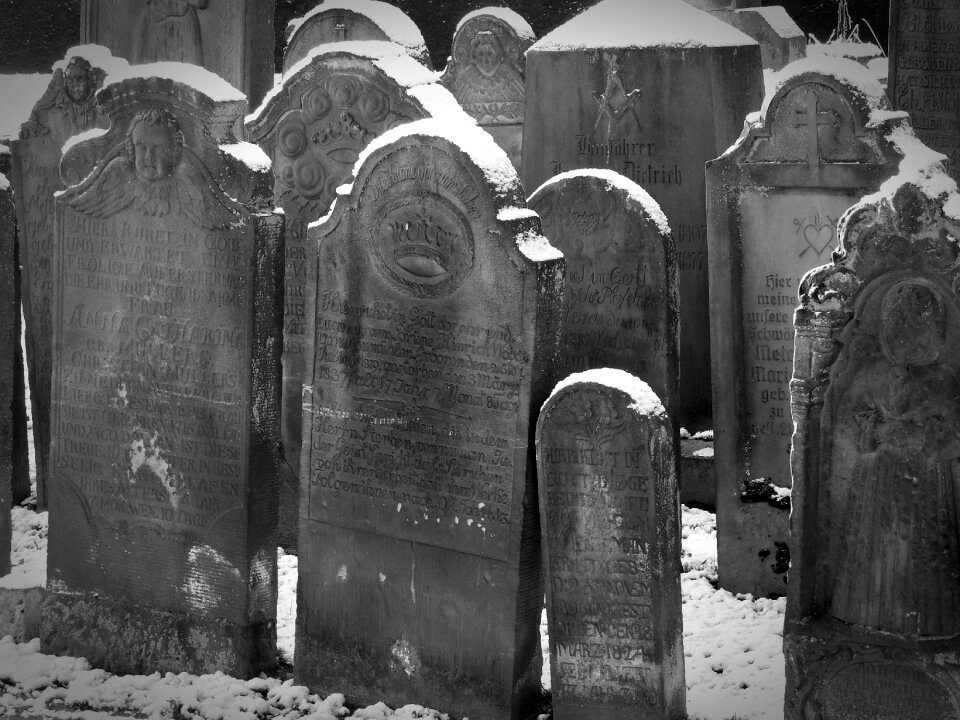 Rest last calm tomb