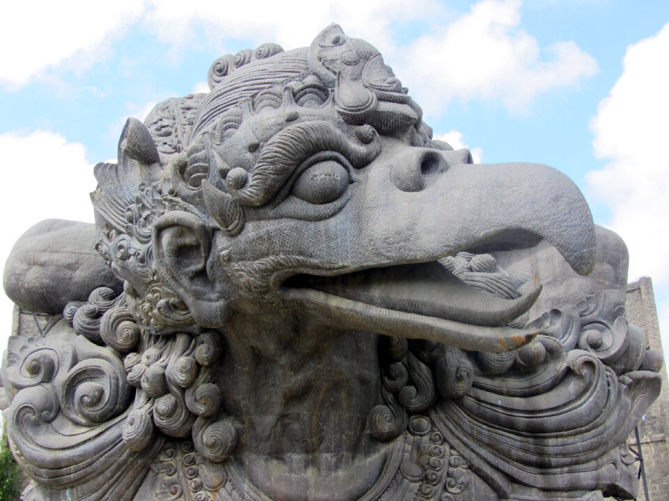 Culture statue bird