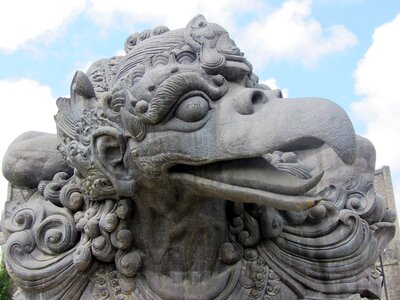 Culture statue bird