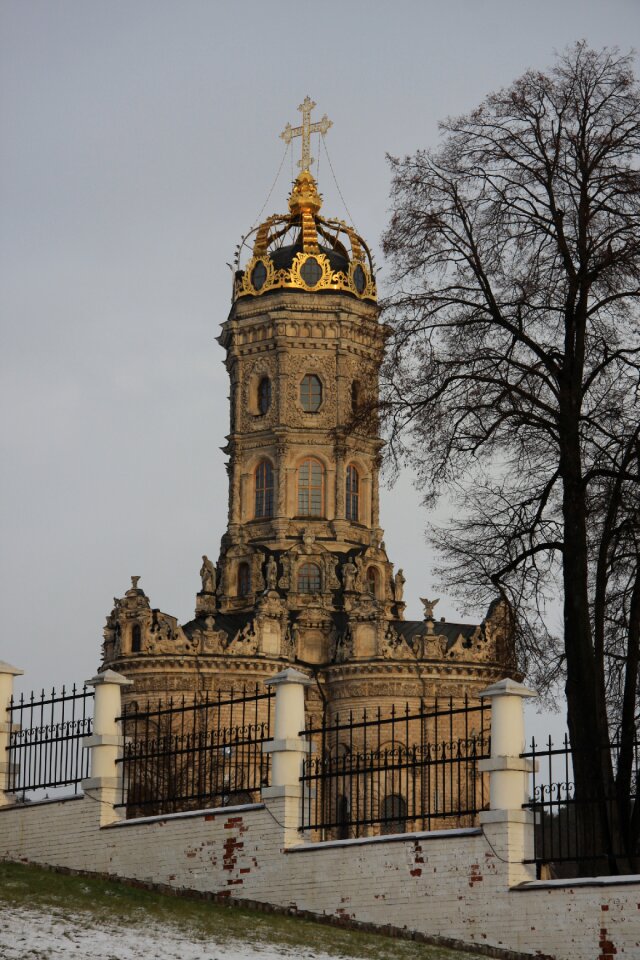 Moscow crosses temple