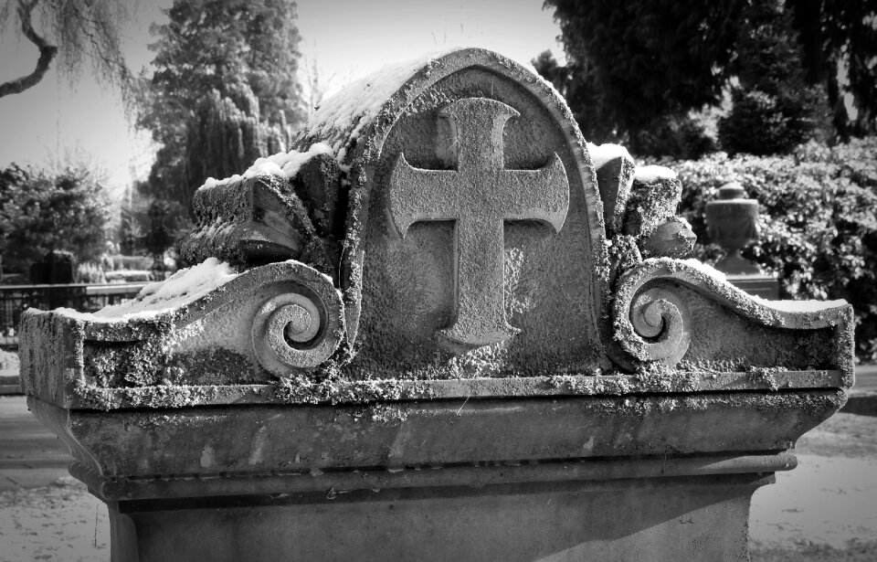 Rest last calm tomb