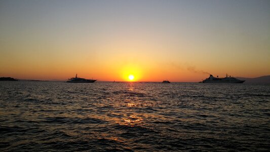 Sea setting sun sun