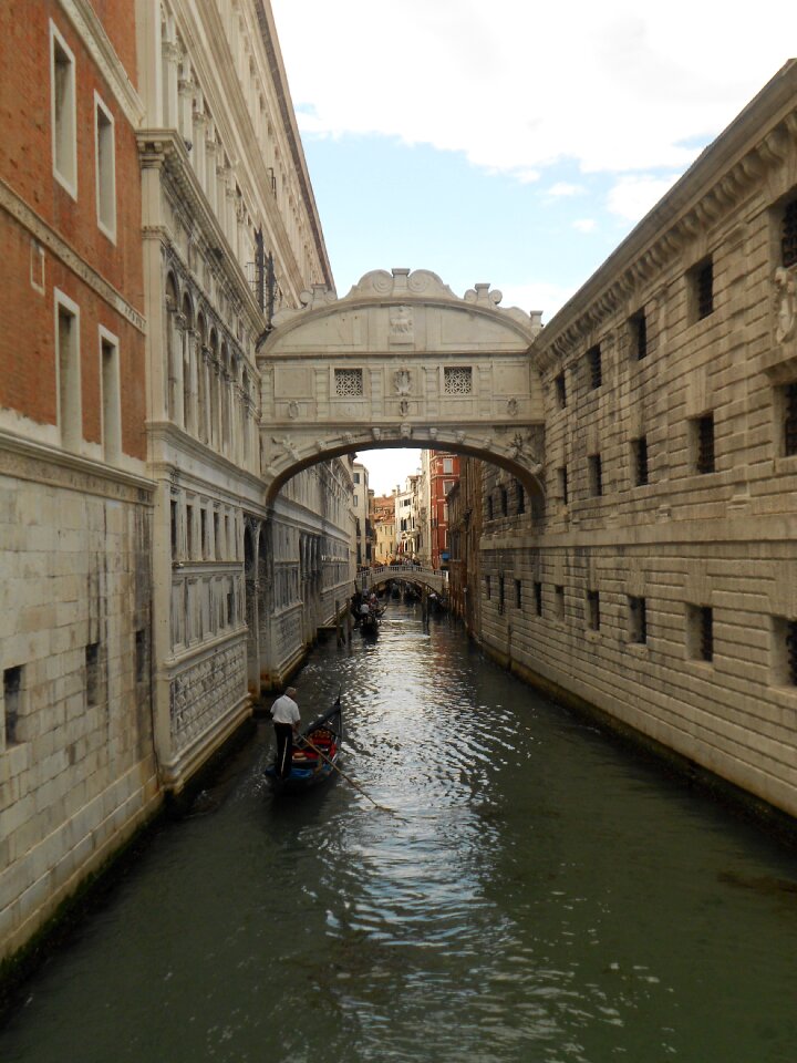 Venezia palace bridge