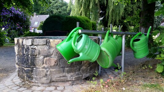 Vessel casting water