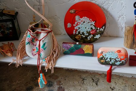 Bags shelf music