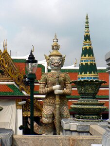 Guardian statue divinity