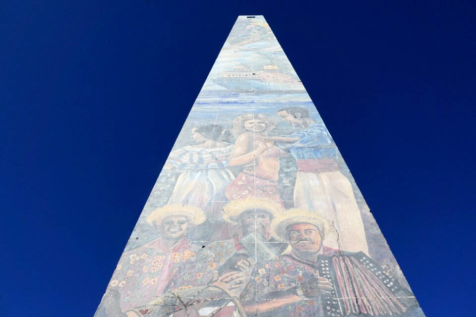 Obelisk la romana caribbean