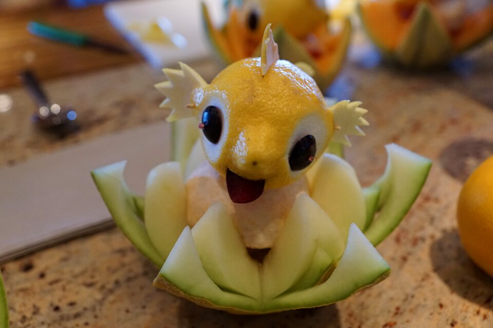 Lemon figure carve