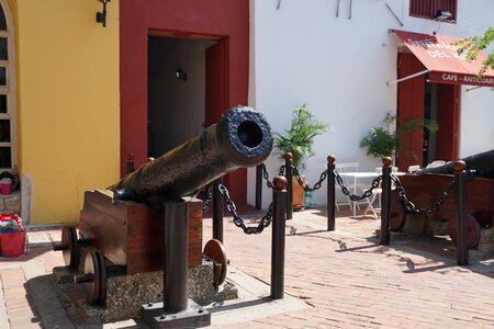 Gun kartagena colombia