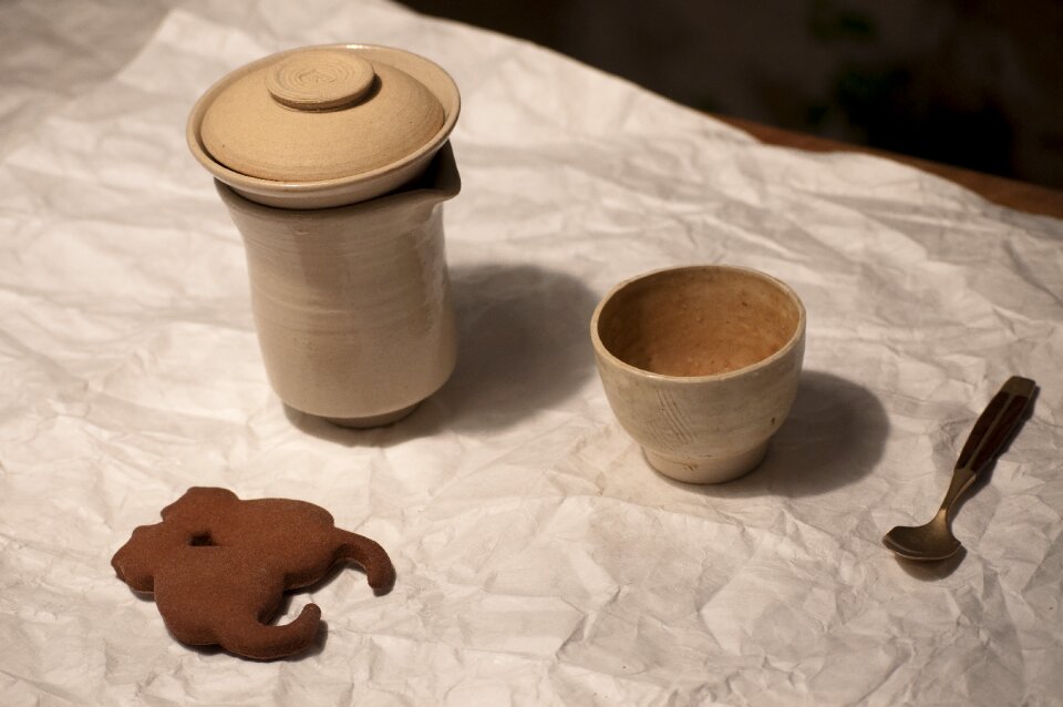 The cake ceramics cats