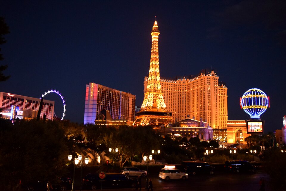 Paris hotel night view