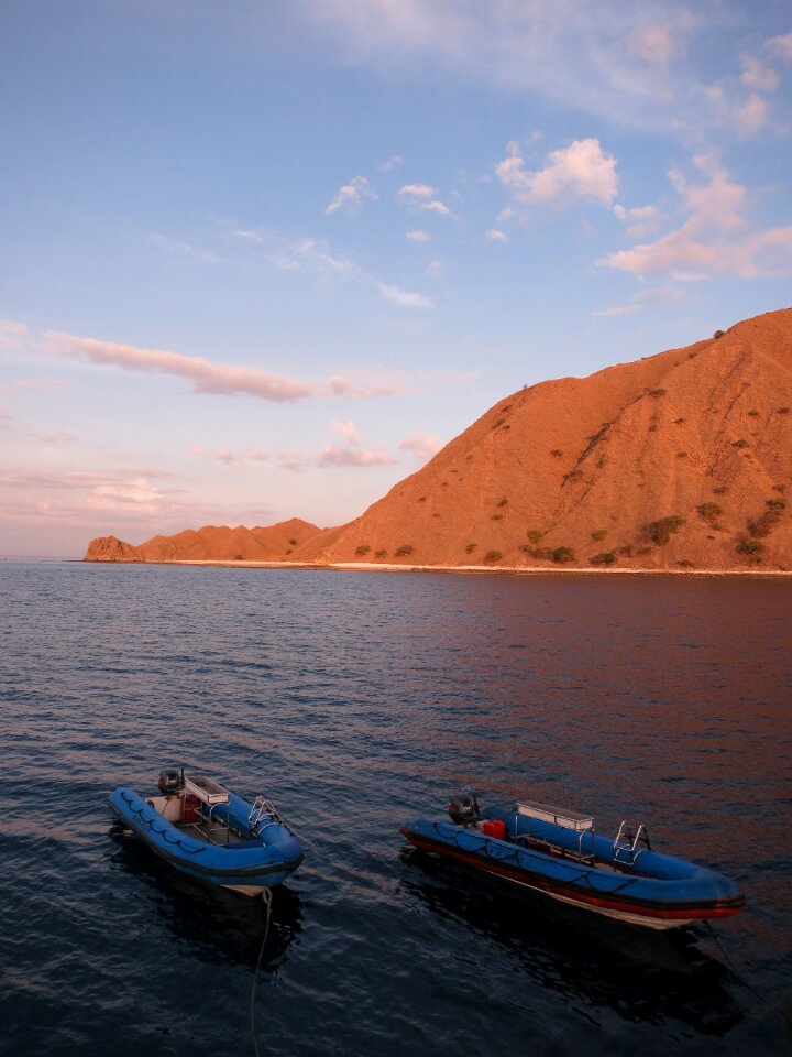 Indonesia dinghy island