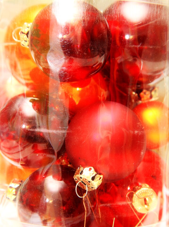 Red balls background x mas