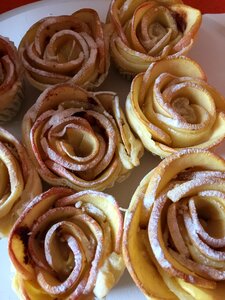 Apple roses muffins pastries