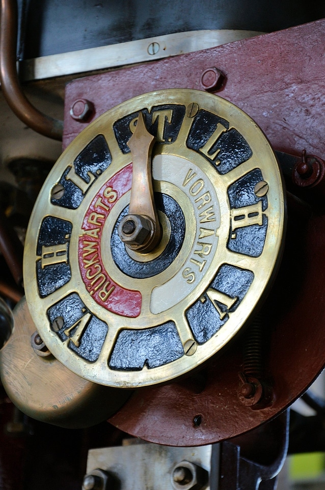 Machine engine cultural